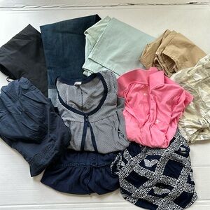 Lot of maternity woman clothing in size Medium and Medium long -pants and shirts